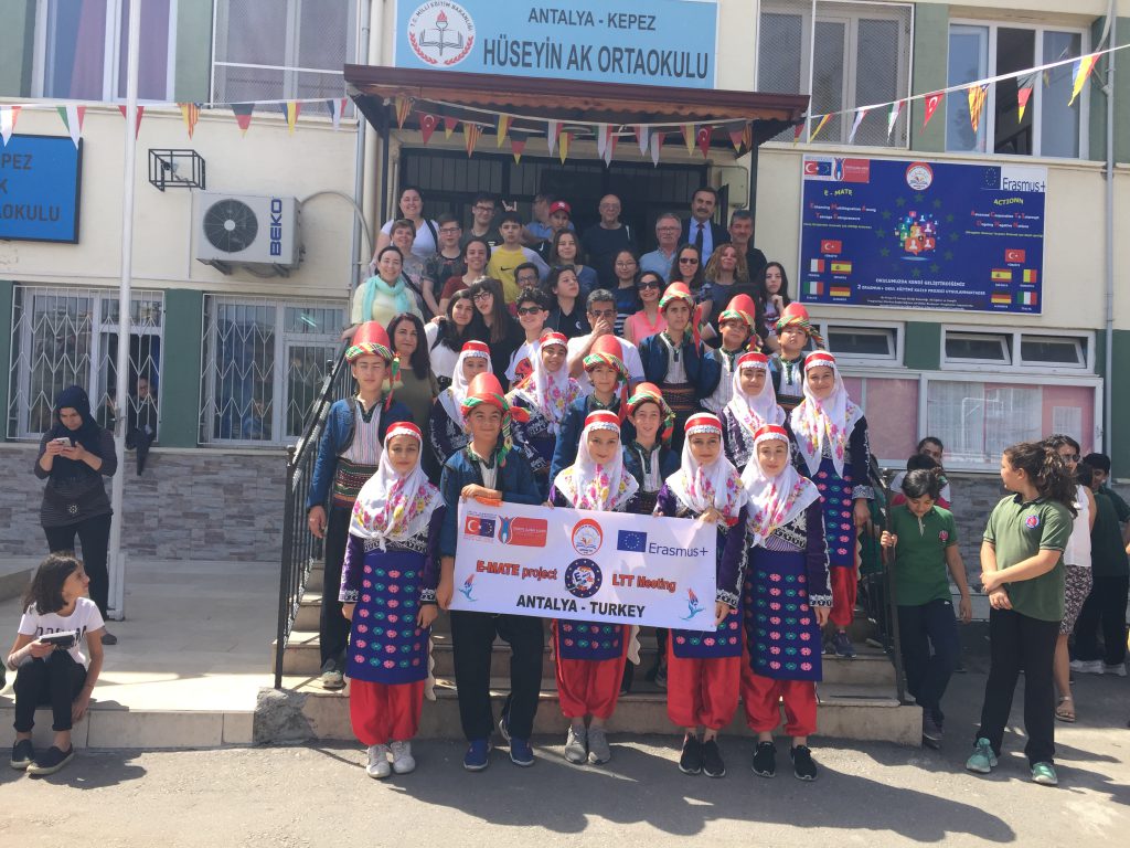 My sweet school’s presentation by BURCU - Ourboox.com