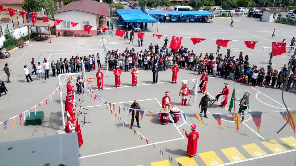 My sweet school’s presentation by BURCU - Ourboox.com