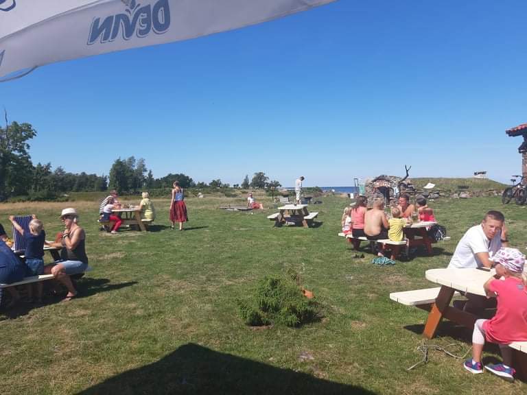 Minu pere ja kodu lood by cristofer Arro - Ourboox.com