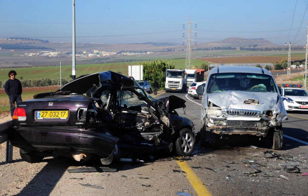 הערכת חילופית – תאונות דרכים by Areen Kaabiya - Illustrated by ארין כעביה - Areen Kaabiya - Ourboox.com