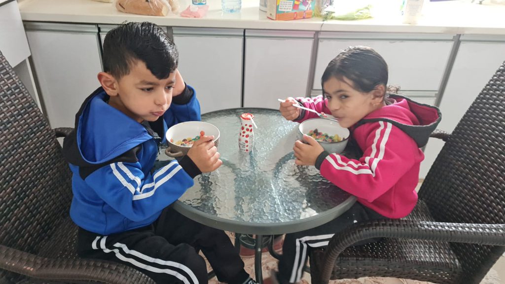 اسعد لمشاركتكم ببرنامجي اليومي by hadeel gharra - Illustrated by سيرين القرناوي - Ourboox.com