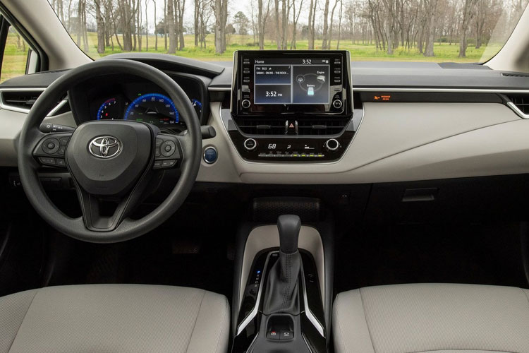 טויוטה קורולה היברידית 2021 by Hassan Kattawi - Ourboox.com