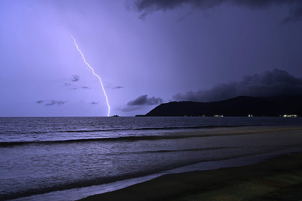 A fine example by Roey Apel, Ido, Roee Yahalom - Illustrated by The Marvelous teacher - Ourboox.com