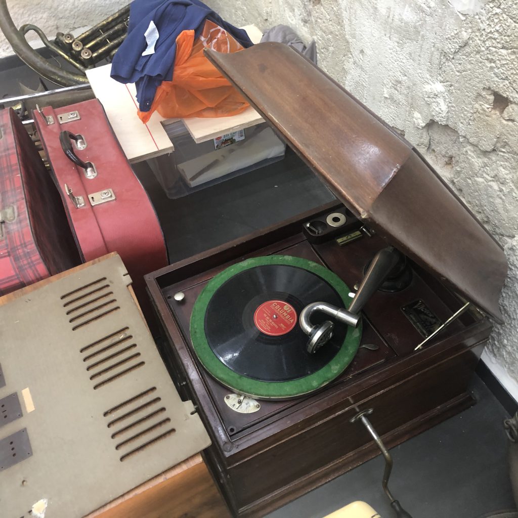 Eureka, a Makers’ Place for Everyone by Mel Rosenberg - מל רוזנברג - Ourboox.com