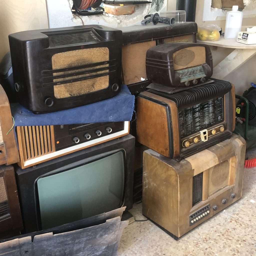 Eureka, a Makers’ Place for Everyone by Mel Rosenberg - מל רוזנברג - Ourboox.com