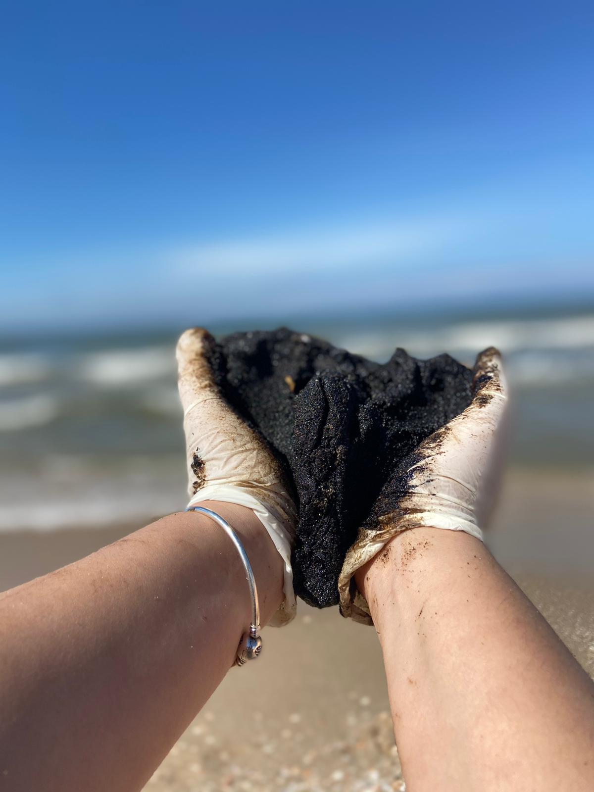 ציון יוצא למסע בעקבות הנפט by Roni Yosef - Ourboox.com