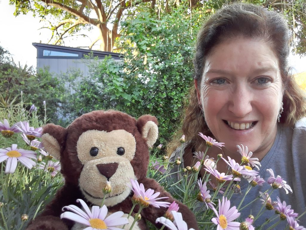 ג’ורג’ הסקרן מחפש את האביב by Anat raz - Ourboox.com