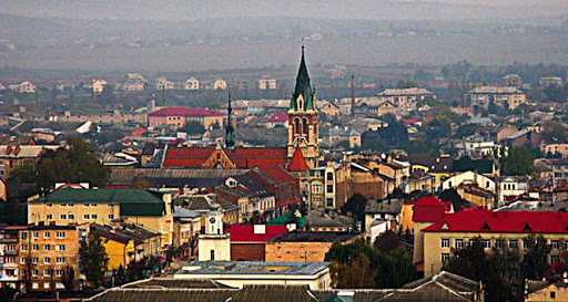 Стежинками рідного міста by oksana - Illustrated by Назва проекту "Стежинками рідного міста" - Ourboox.com