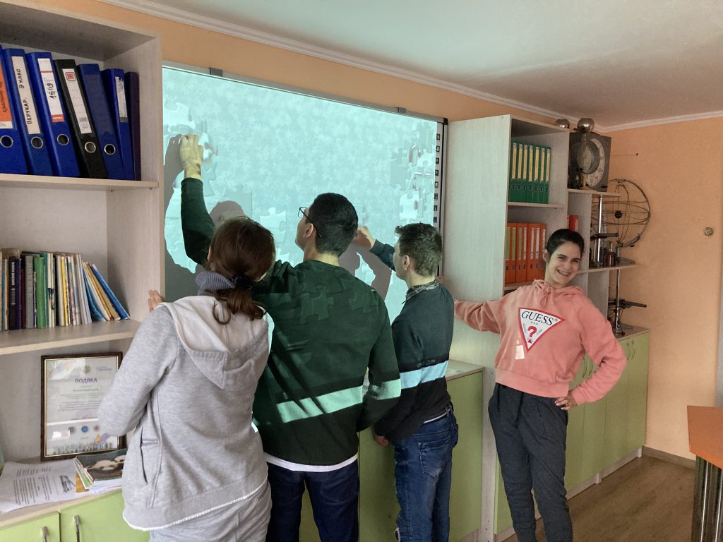 ВИКОРИСТАННЯ ПАЗЛІВ НА УРОКАХ ФІЗИКИ by Mariia - Ourboox.com