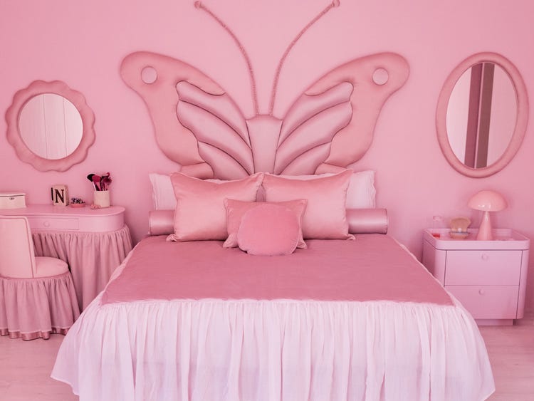 The Pink Pug by Sally Ben Shitrit - Ourboox.com