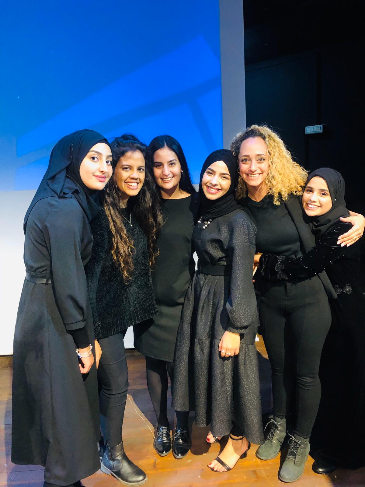 קולות שלובים by fatma - Illustrated by פאטמה אבו רוסתם - Ourboox.com