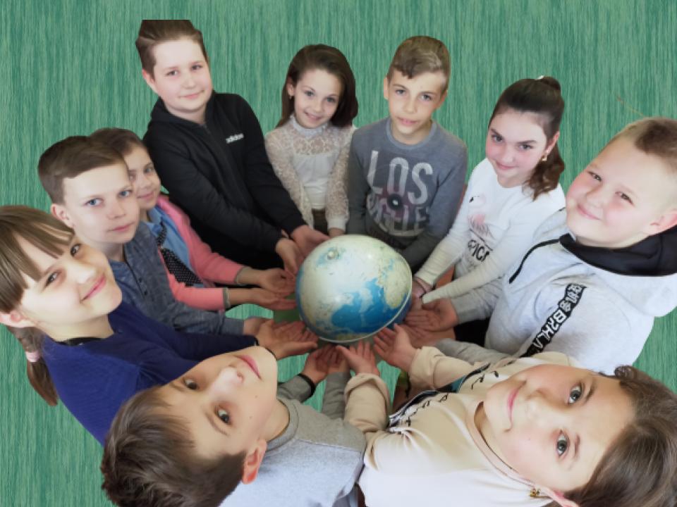 ДЕНЬ ЗЕМЛІ by Tamara - Illustrated by ЦІКАВІ ФАКТИ. ЧИ ЗНАЄШ ТИ? - Ourboox.com