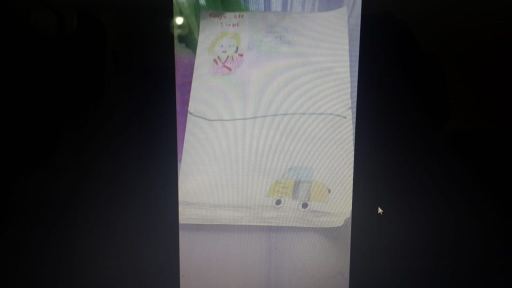 OKUYORUM,DİNLİYORUM VE RESMİNİ YAPIYORUM by bahadır - Ourboox.com