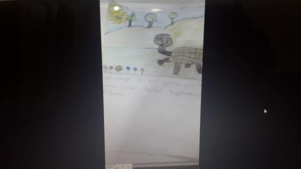 OKUYORUM,DİNLİYORUM VE RESMİNİ YAPIYORUM by bahadır - Ourboox.com