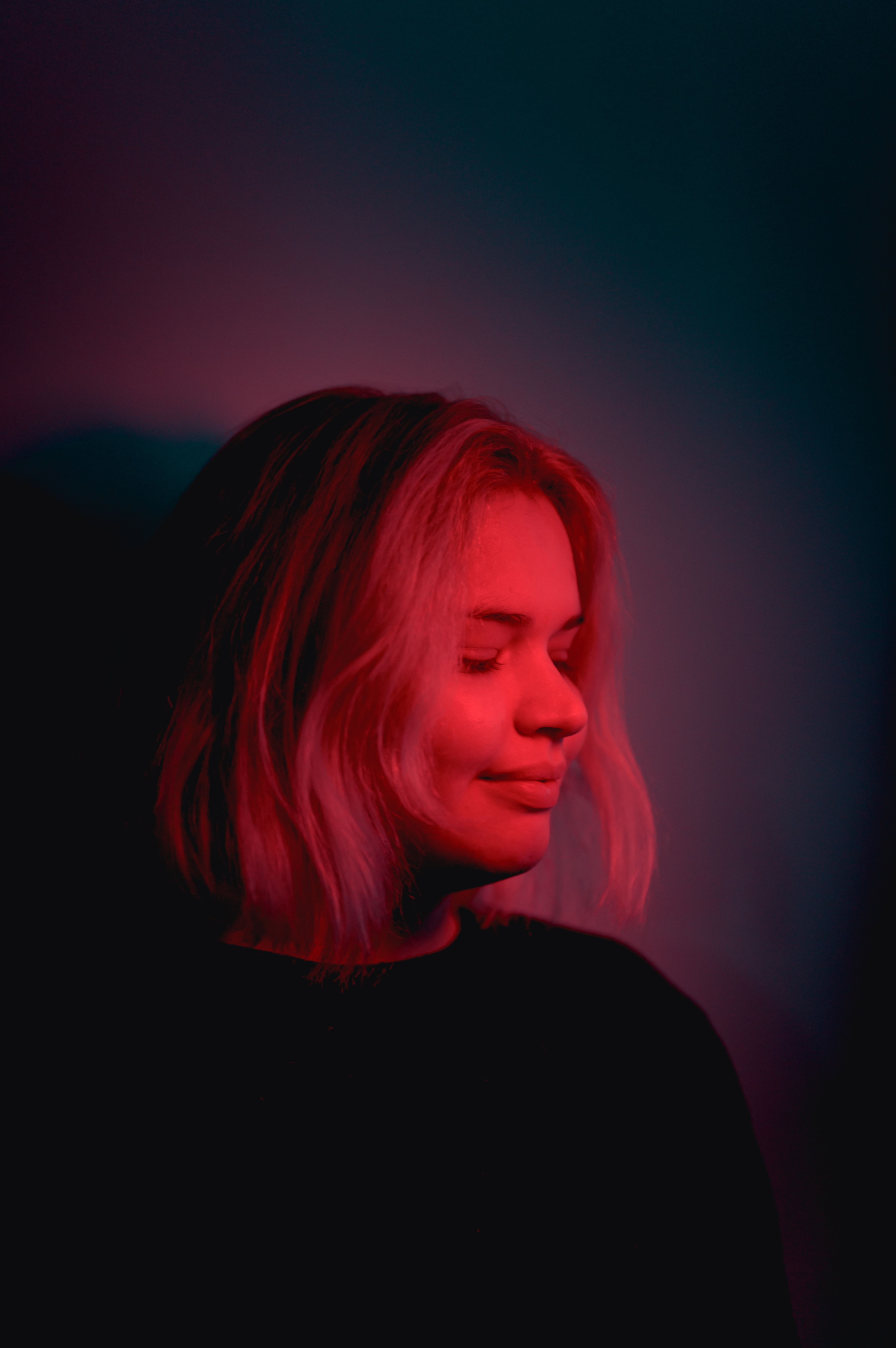 מעבר לקיר by devora friedman - Illustrated by נועה מזוגי - Ourboox.com