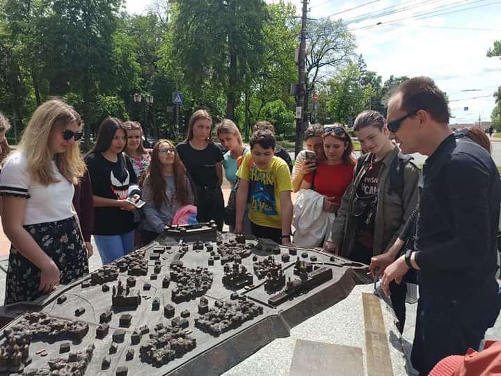 Діяльнісний підхід очима студентів НДУ імені Миколи Гоголя та МДПУ імені Богдана Хмельницького by Julia Gomolko - Ourboox.com