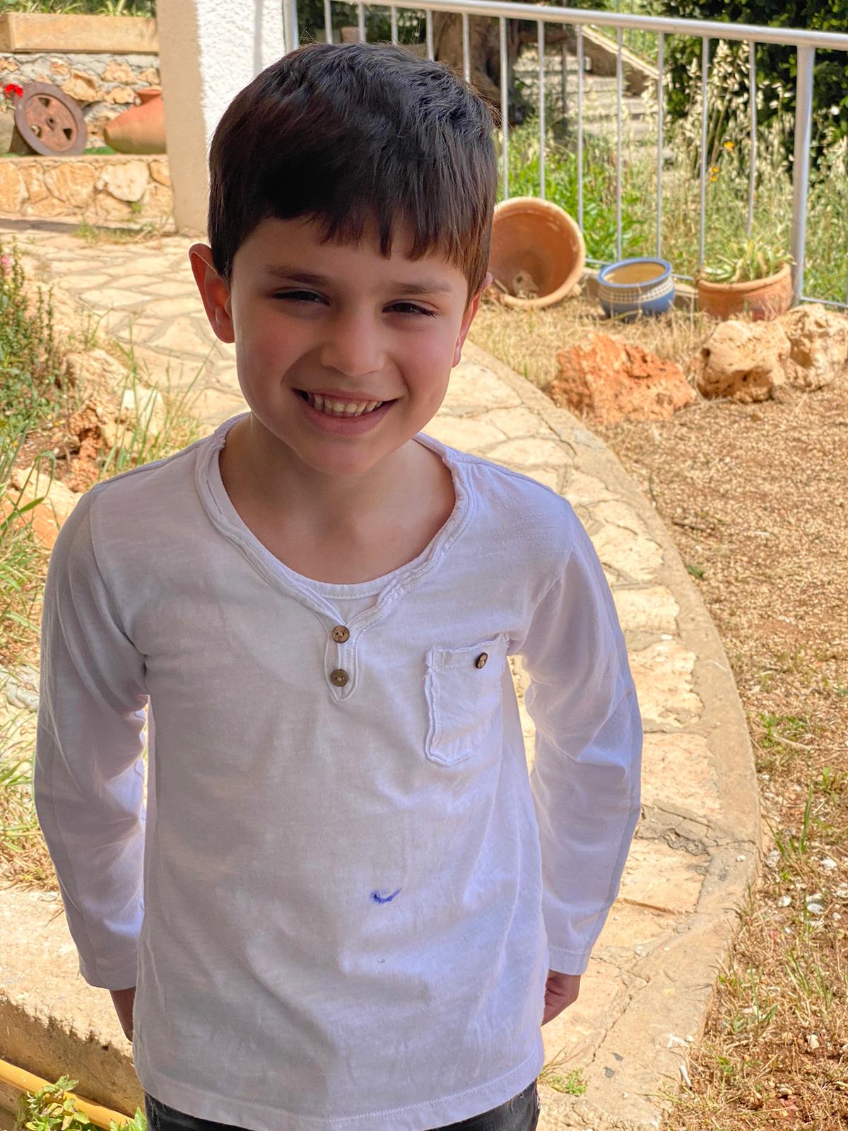 עבודת שורשים by TAVOR - Illustrated by תבור מנחם - Ourboox.com