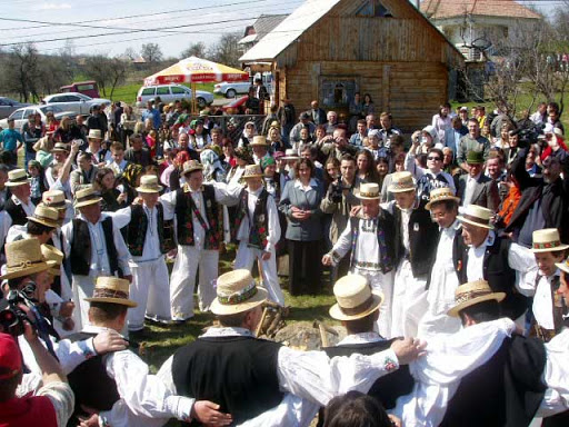 Udătoriul from Surdesti Romania by Project eTwinning - Illustrated by Student Tămaș Anastasia-Romania - Ourboox.com