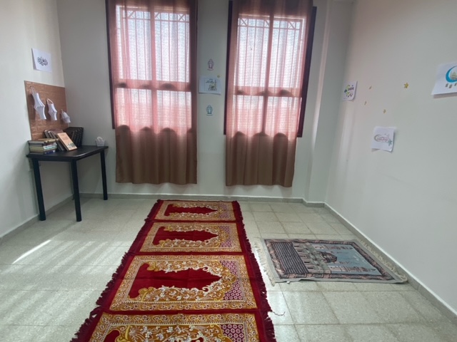 مبادرة مصلى السلام by ghadeer jodeh - Illustrated by غدير/ مروة/ براء/ منال - Ourboox.com