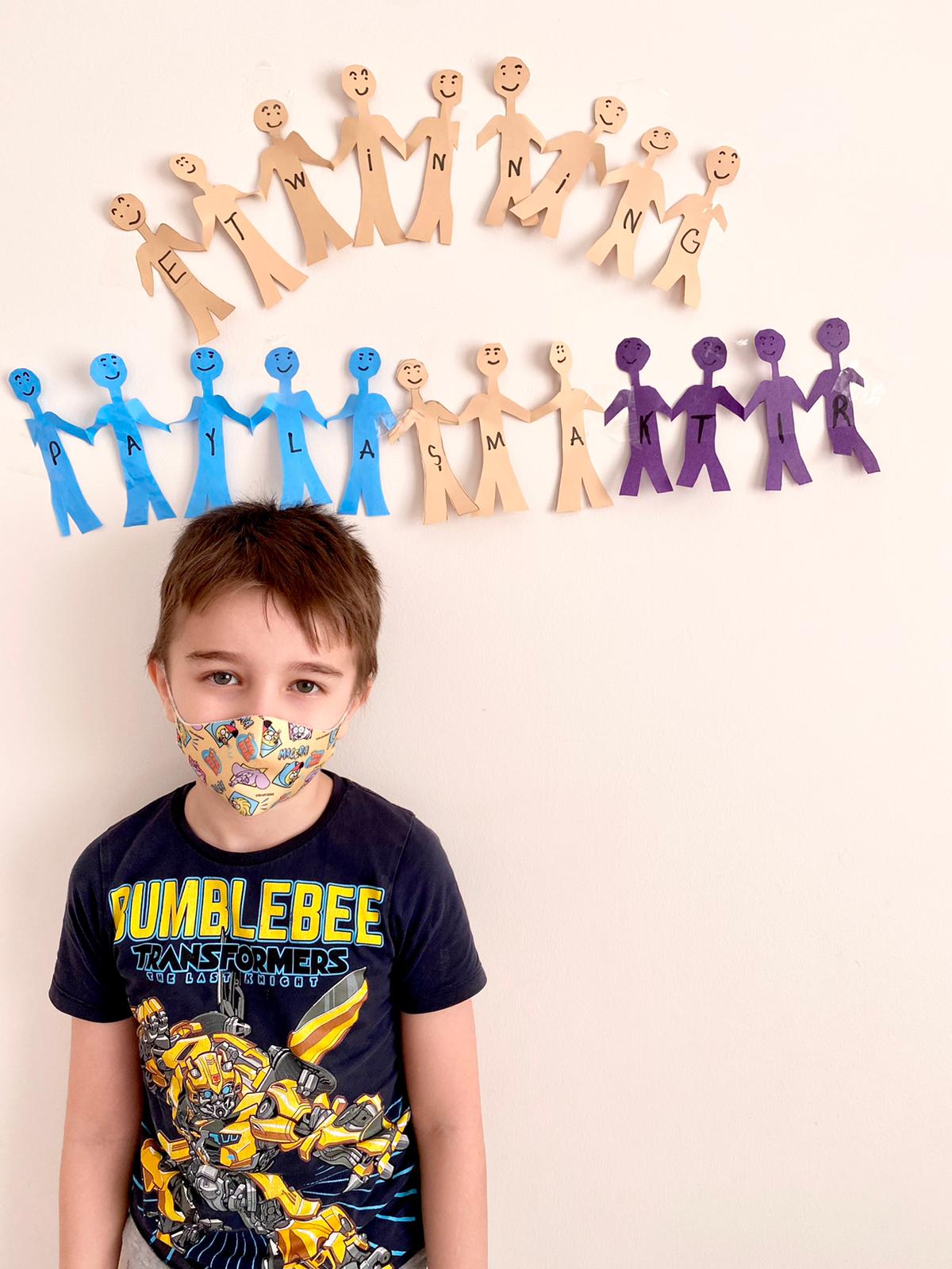 EN İYİ ARKADAŞIM 9 MAYIS E-TWİNNİNG GÜNÜ KUTLU OLSUN by AYŞE ÖZTÜRKER - Ourboox.com