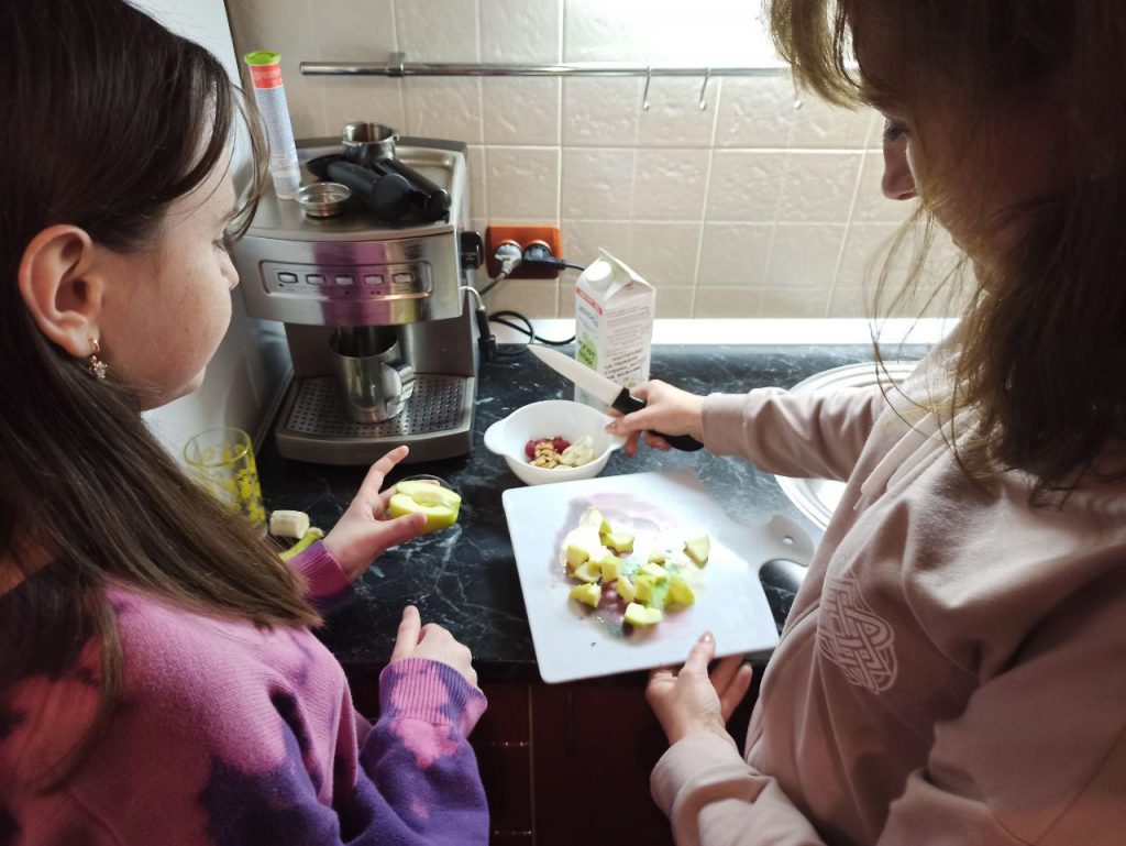 Кулінарна книга від маленьких Шеф-кухарів Сумського ЗЗСО № 19 СМР by Viktoriia Rozhenko - Ourboox.com