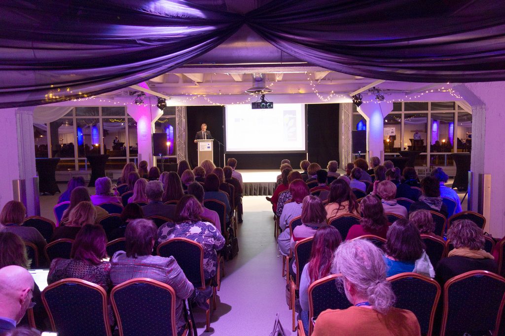 RANDVERE NAISRÜHMADE LUGU by Mare Müürsepp - Illustrated by MM - Ourboox.com