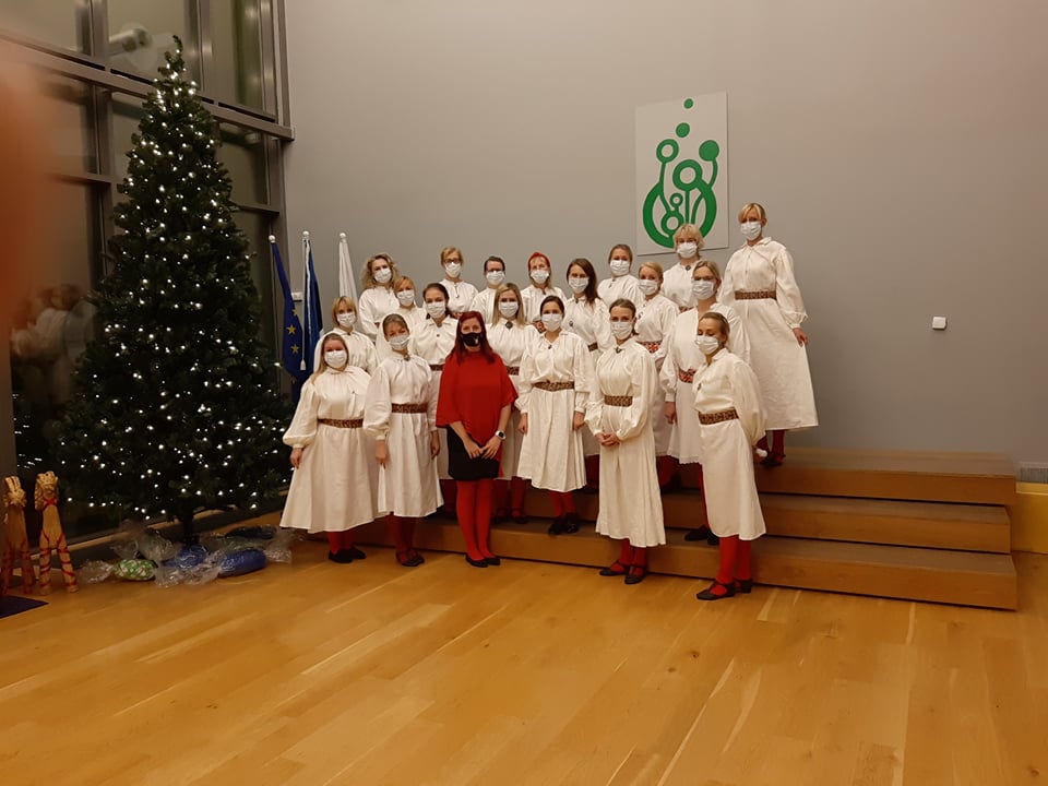 RANDVERE NAISRÜHMADE LUGU by Mare Müürsepp - Illustrated by MM - Ourboox.com