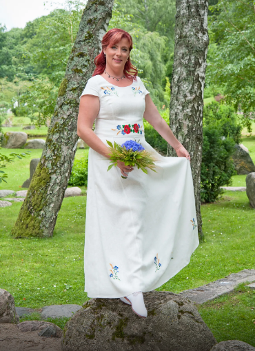 RANDVERE NAISRÜHMADE LUGU by Mare Müürsepp - Illustrated by MM - Ourboox.com