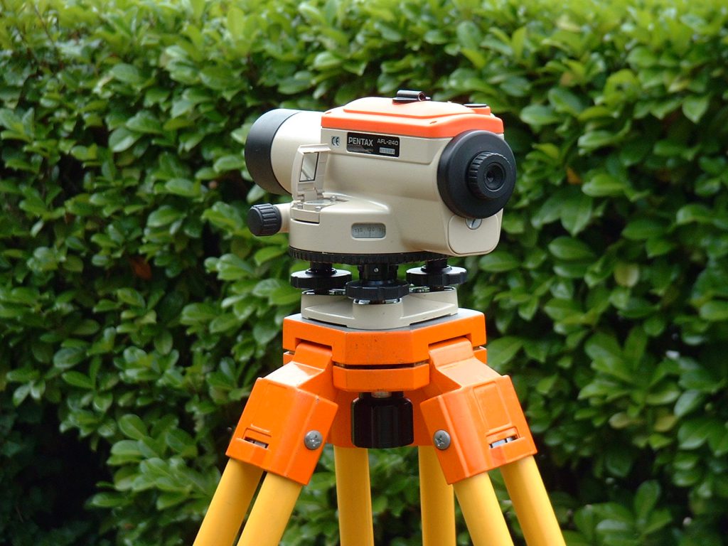 ЕЛЕКТРОННІ ГЕОДЕЗИЧНІ ПРИЛАДИ by OlenaSvyrydova - Illustrated by Свиридова О.В викладач - Ourboox.com