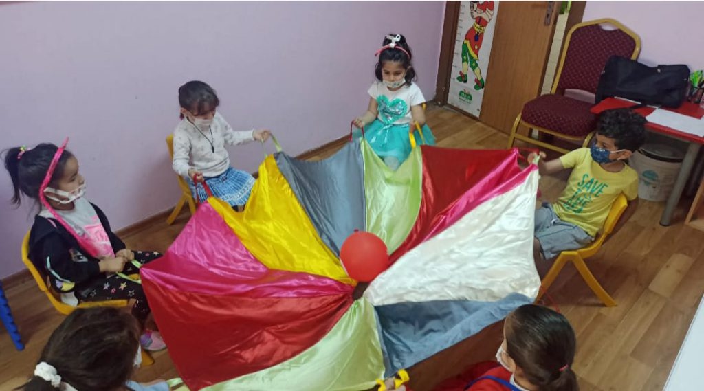 BALONU DÜŞÜRMEDEN MESAFENİ KORU OYUNU by Elif KARADAĞ - Ourboox.com