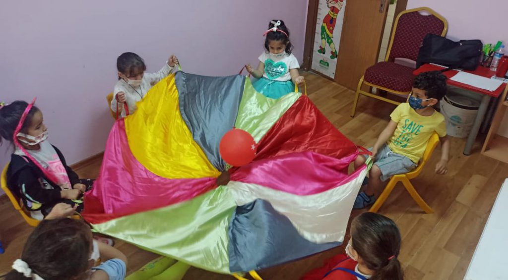 BALONU DÜŞÜRMEDEN MESAFENİ KORU OYUNU by Elif KARADAĞ - Ourboox.com