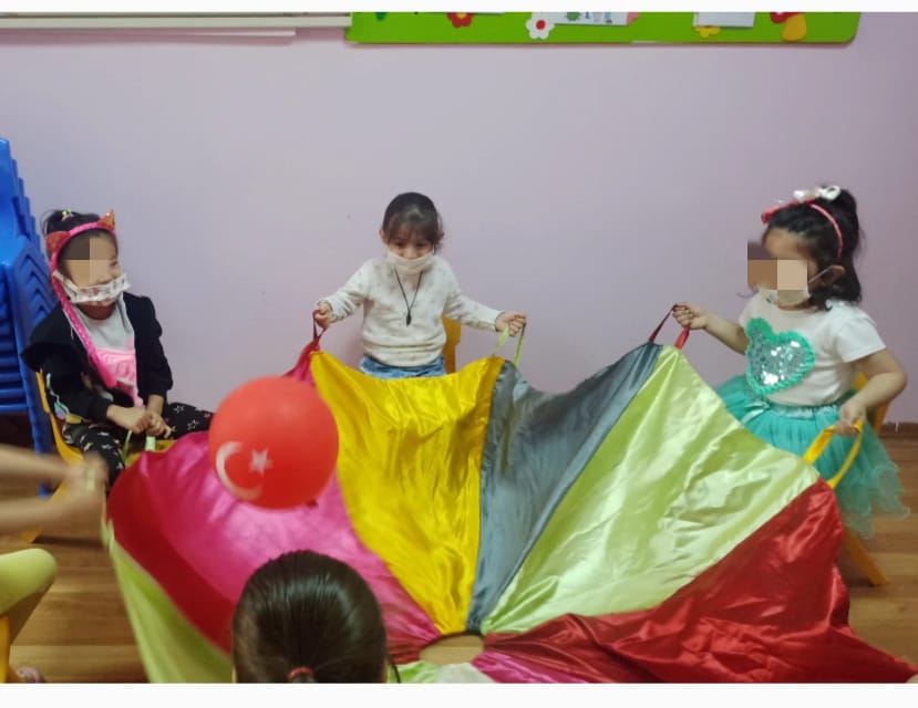 BALONU DÜŞÜRMEDEN MESAFENİ KORU OYUNU by Elif KARADAĞ - Ourboox.com