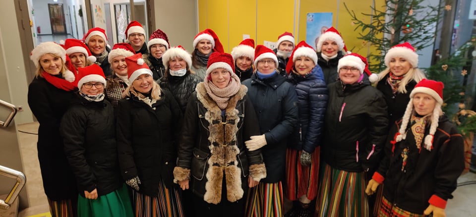 RANDVERE NAISRÜHMADE LUGU by Mare Müürsepp - Illustrated by MM - Ourboox.com