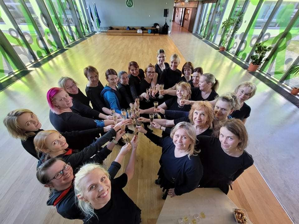 RANDVERE NAISRÜHMADE LUGU by Mare Müürsepp - Illustrated by MM - Ourboox.com