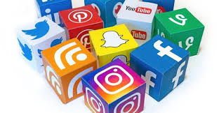 مواقع التواصل الاجتماعي by siratmorra - Ourboox.com