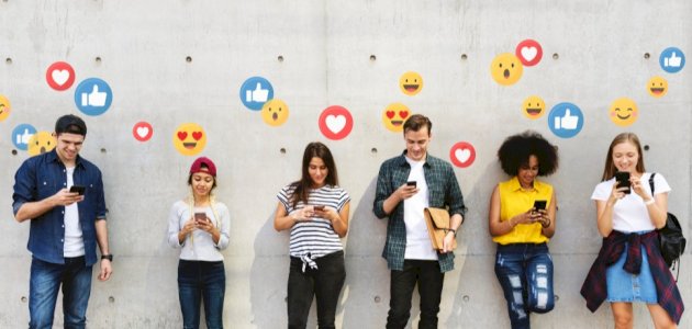 موقع التواصل الاجتماعي by malkrazem - Ourboox.com