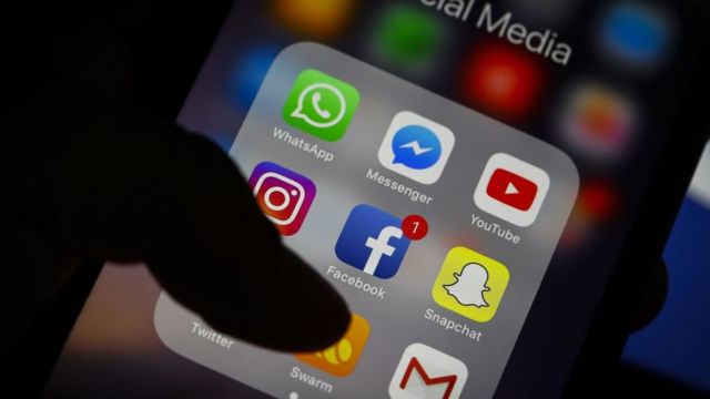 مواقع التواصل الاجتماعي by rahaf - Ourboox.com