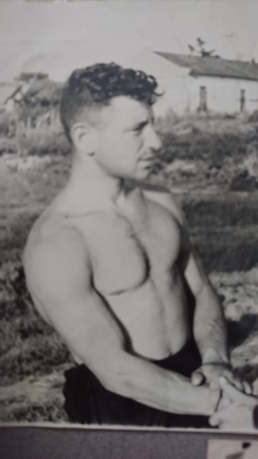 סבא שלי כשהיה צעיר