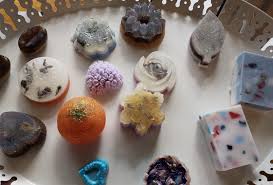 Aromatiniai muilai by Mantas Surplys - Illustrated by Mantas Surplys - Ourboox.com