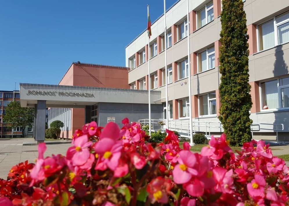 ETWINNING PROJEKTO ,,STEAMUKO DRAUGAI” BAIGIAMOJI KNYGA by Mokytoja Laura Palivonienė - Ourboox.com