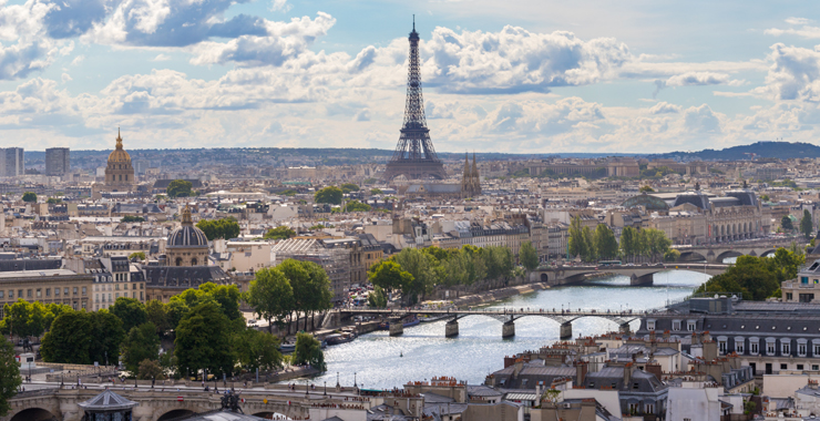 The history of the song ”Sous le ciel de Paris” by Ava Mouzon - Ourboox.com