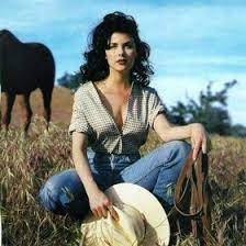 Society and attitudes in the 1930s by Alex Bouche - Ourboox.com