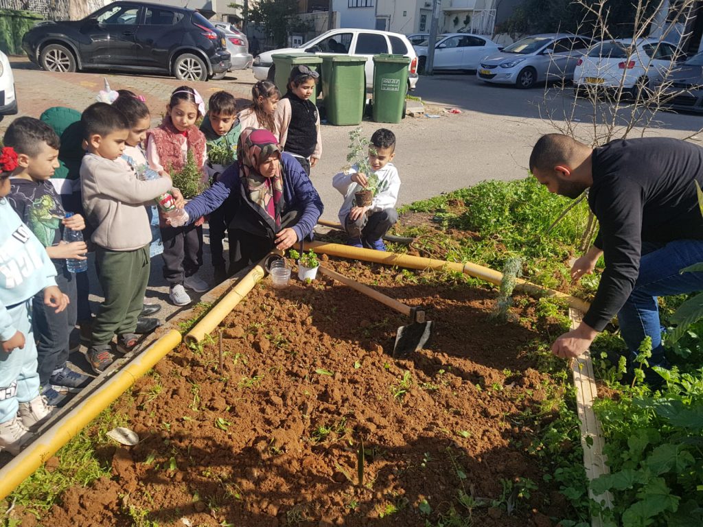 ورشات عمل مع الأهالي by faida mahajna - Ourboox.com