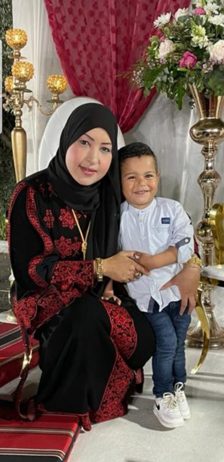 أمي تفاجئني by rania - Ourboox.com