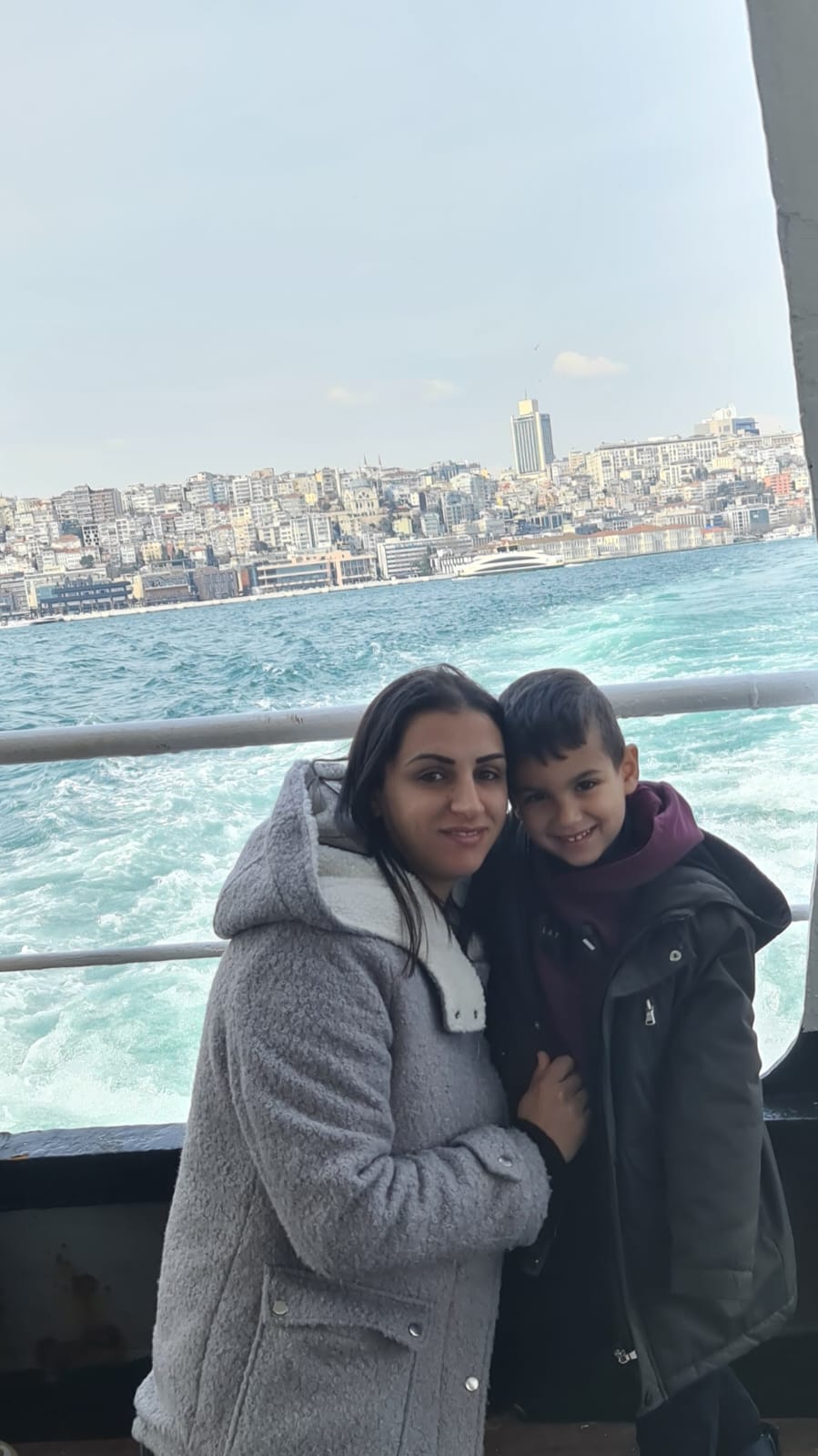 أمي تفاجئني by rania - Ourboox.com