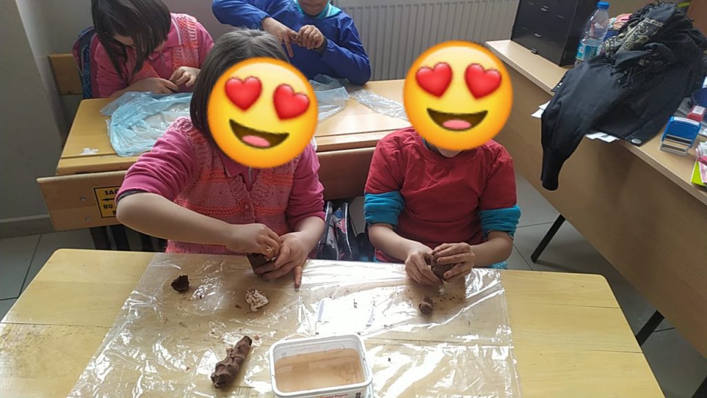 1/E DIJITAL SERGI by ozgekuzu - Illustrated by Özge ALTINYÜZÜK - Ourboox.com