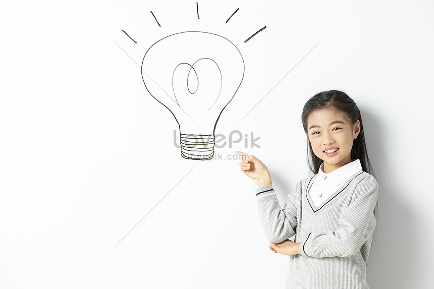 The Little Dancer by Tamar Noama - Ourboox.com