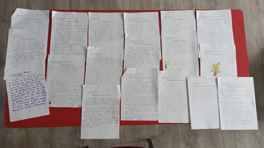 AİLELERLE KİTAPLARLA YOLCULUK by yasemin arslantaş - Ourboox.com