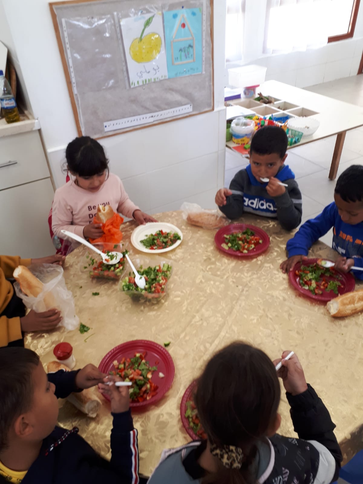 פעיליות עבודת ילדי הגן בגינה by MONA - Ourboox.com