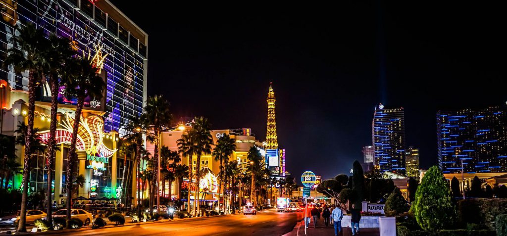 Casinos in Las Vegas – a History of the City’s Development by Lincoln Bailey - Ourboox.com